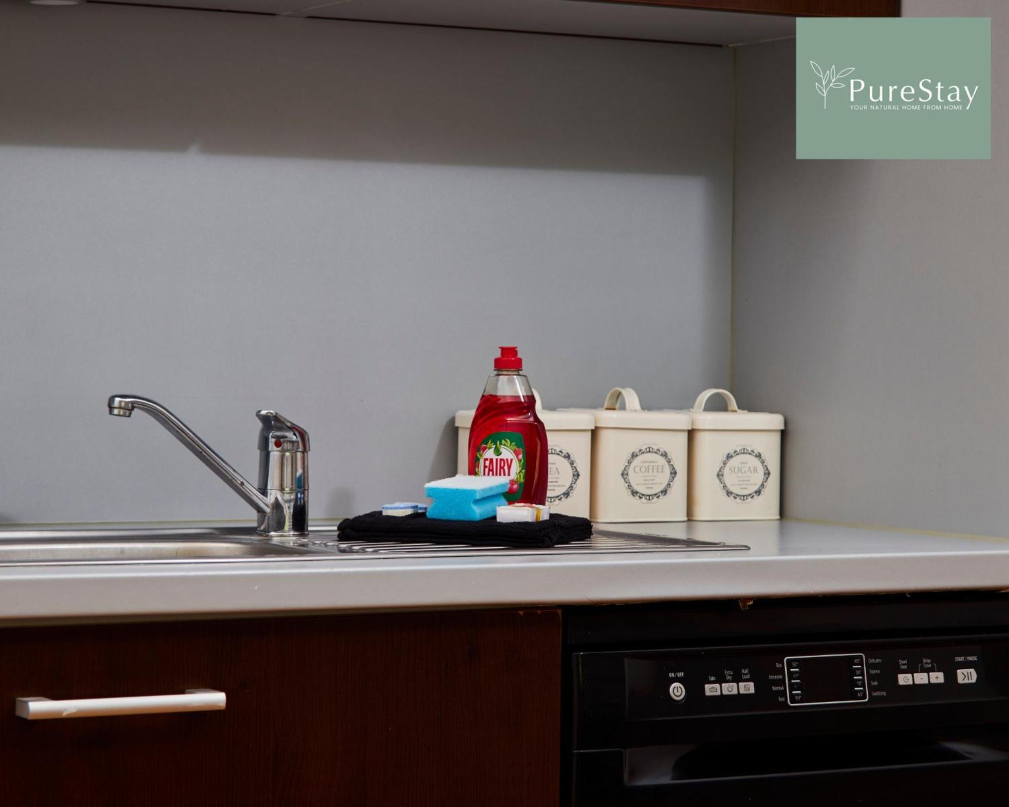 Beautiful Four Bed House By Purestay Short Lets & Serviced Accommodation Coventry With Parking Exterior foto