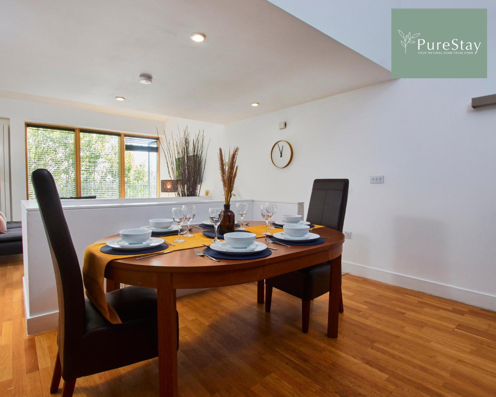 Beautiful Four Bed House By Purestay Short Lets & Serviced Accommodation Coventry With Parking Exterior foto