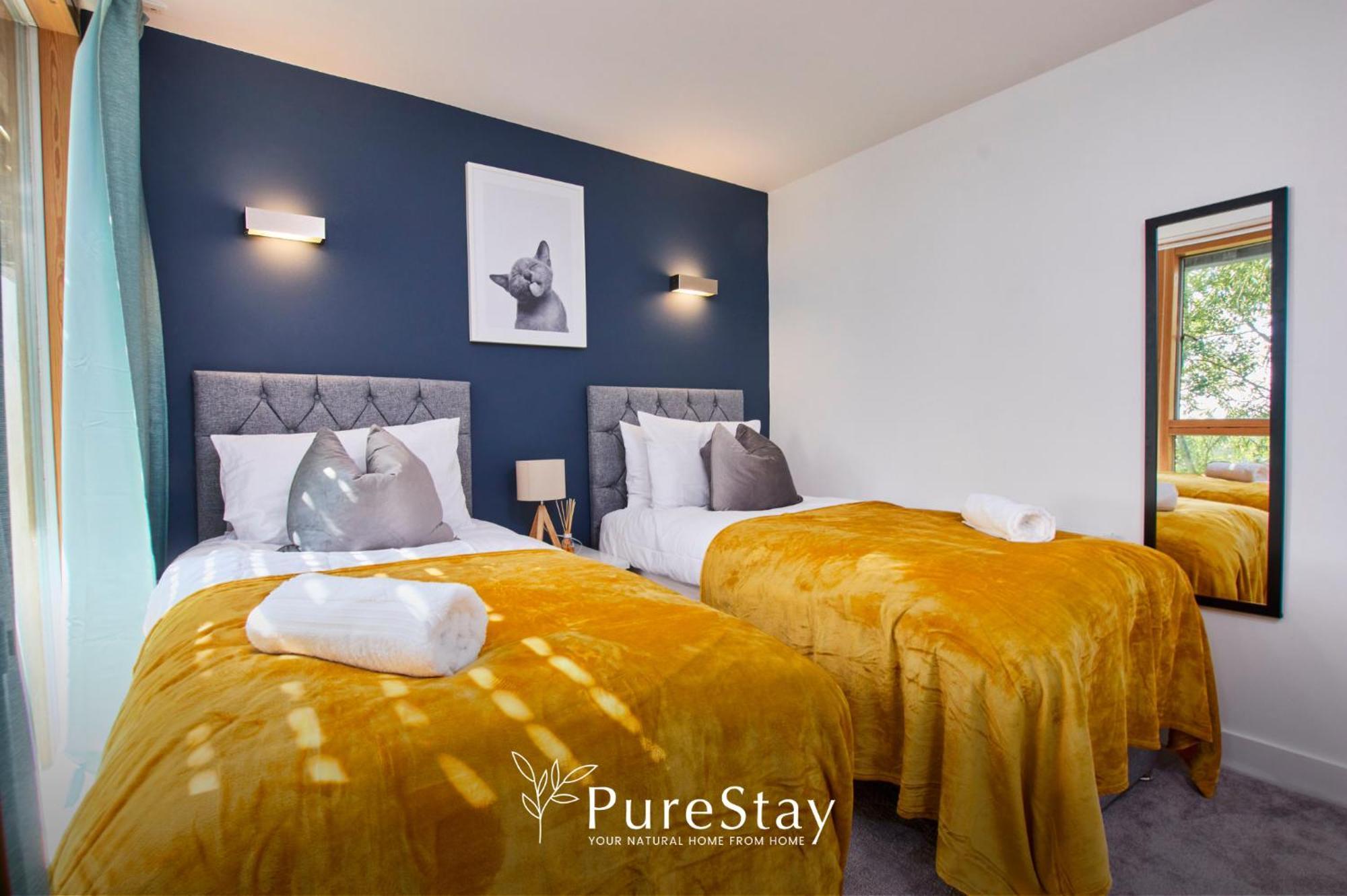 Beautiful Four Bed House By Purestay Short Lets & Serviced Accommodation Coventry With Parking Exterior foto